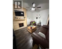 Family room - 1452 99th Street, North Battleford, SK S9A0R1 Photo 8