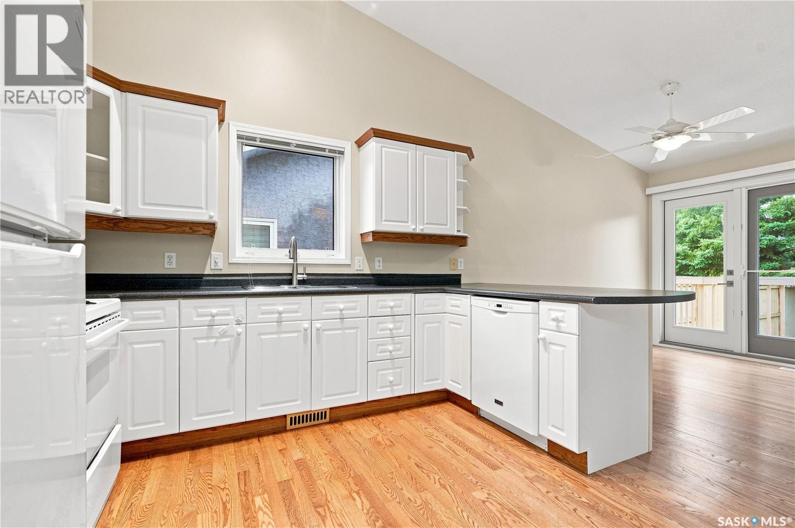 323 Garvie ROAD - 12