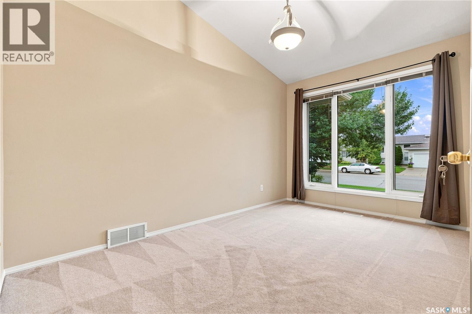 323 Garvie ROAD - 18