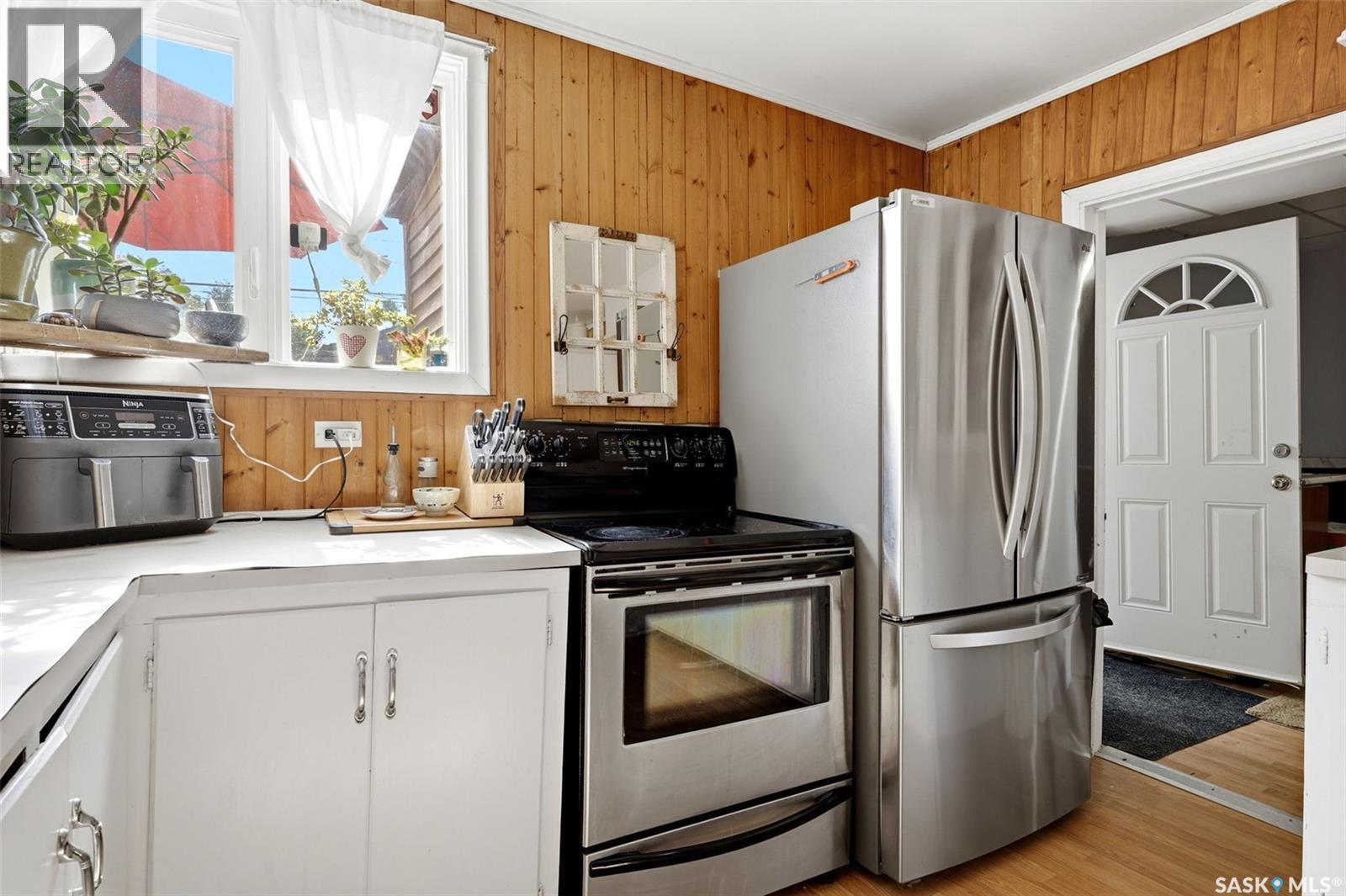 3719 Victoria AVENUE - Image 14