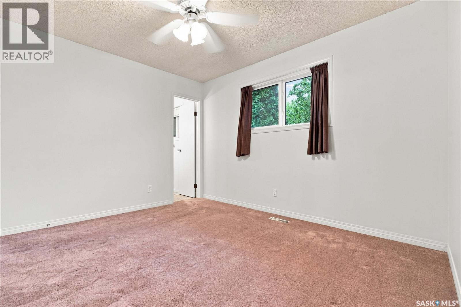 2 Carrothers COURT - 16