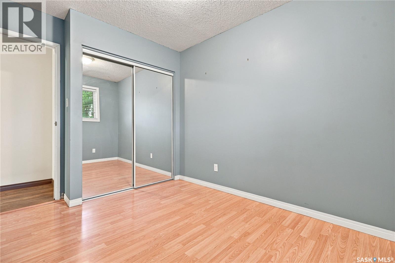 2 Carrothers COURT - 21