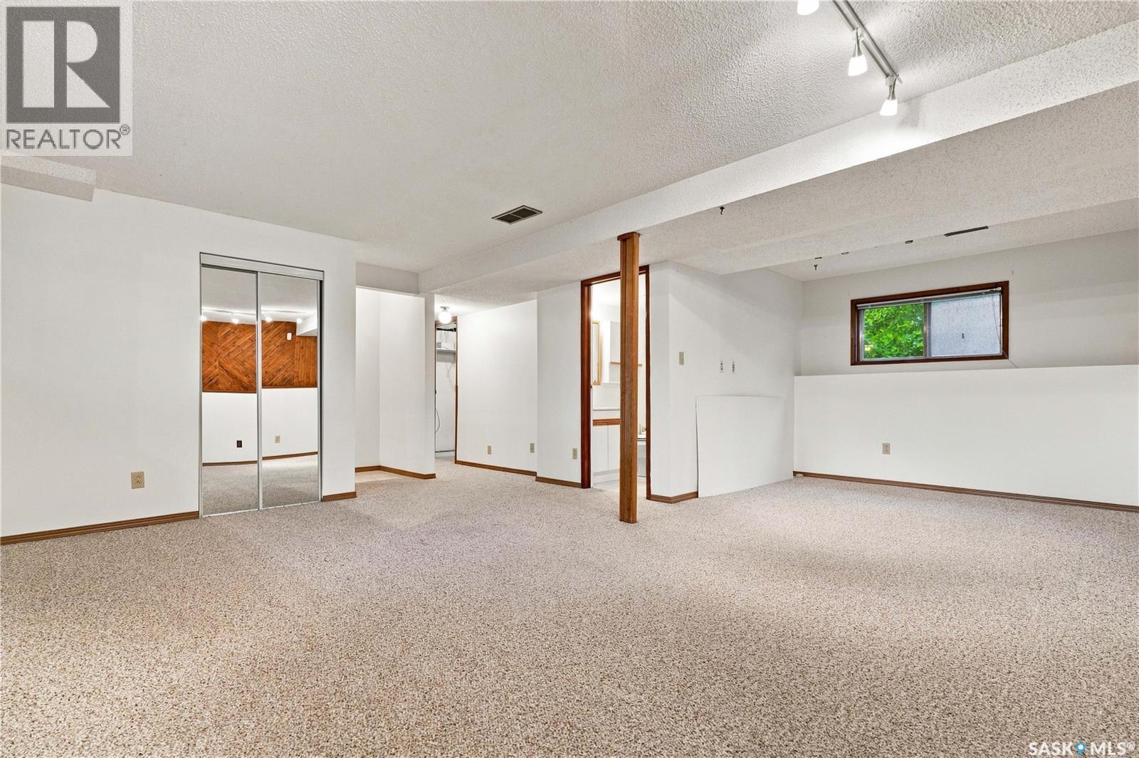 2 Carrothers COURT, Saskatoon — photo 27