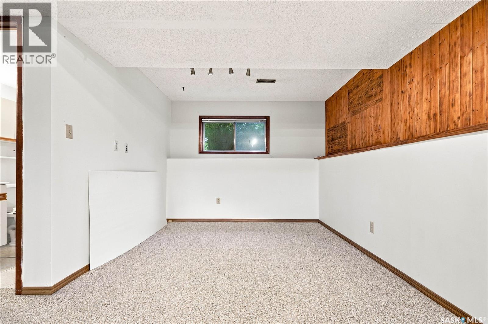 2 Carrothers COURT, Saskatoon — photo 28
