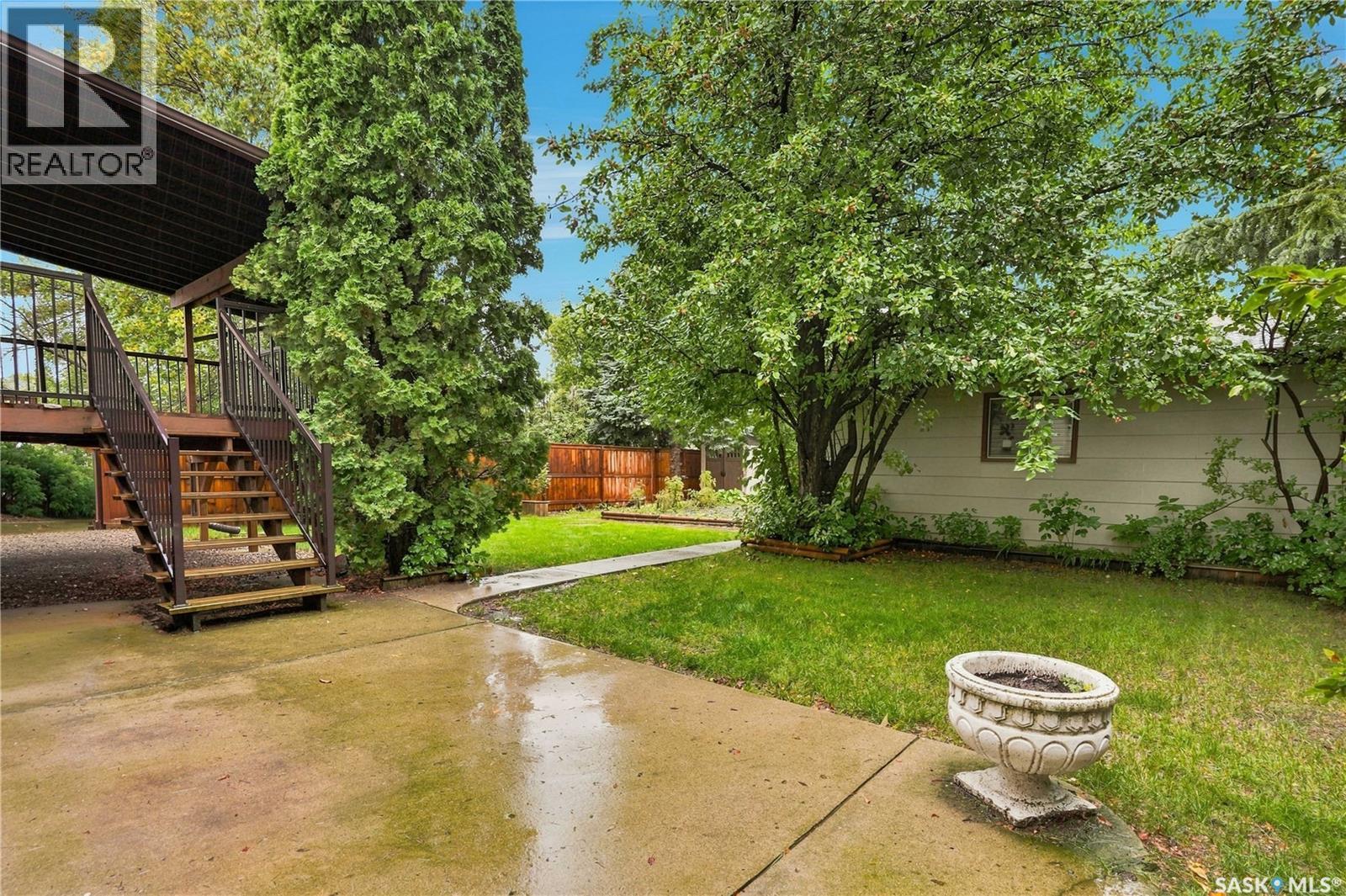 2 Carrothers COURT, Saskatoon — photo 36