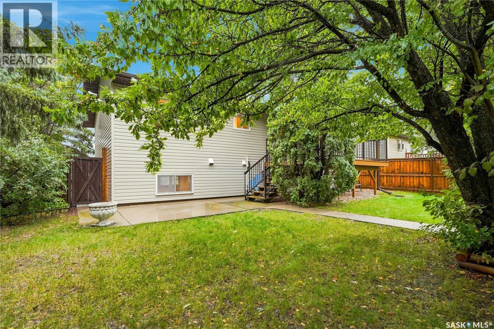 2 Carrothers COURT - Image 37