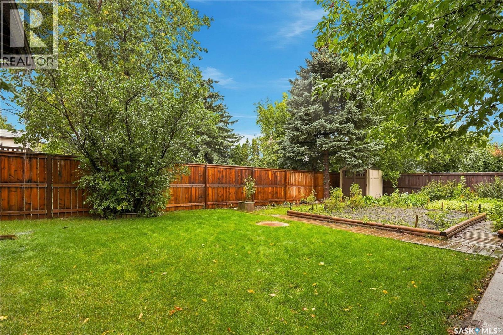 2 Carrothers COURT - 38