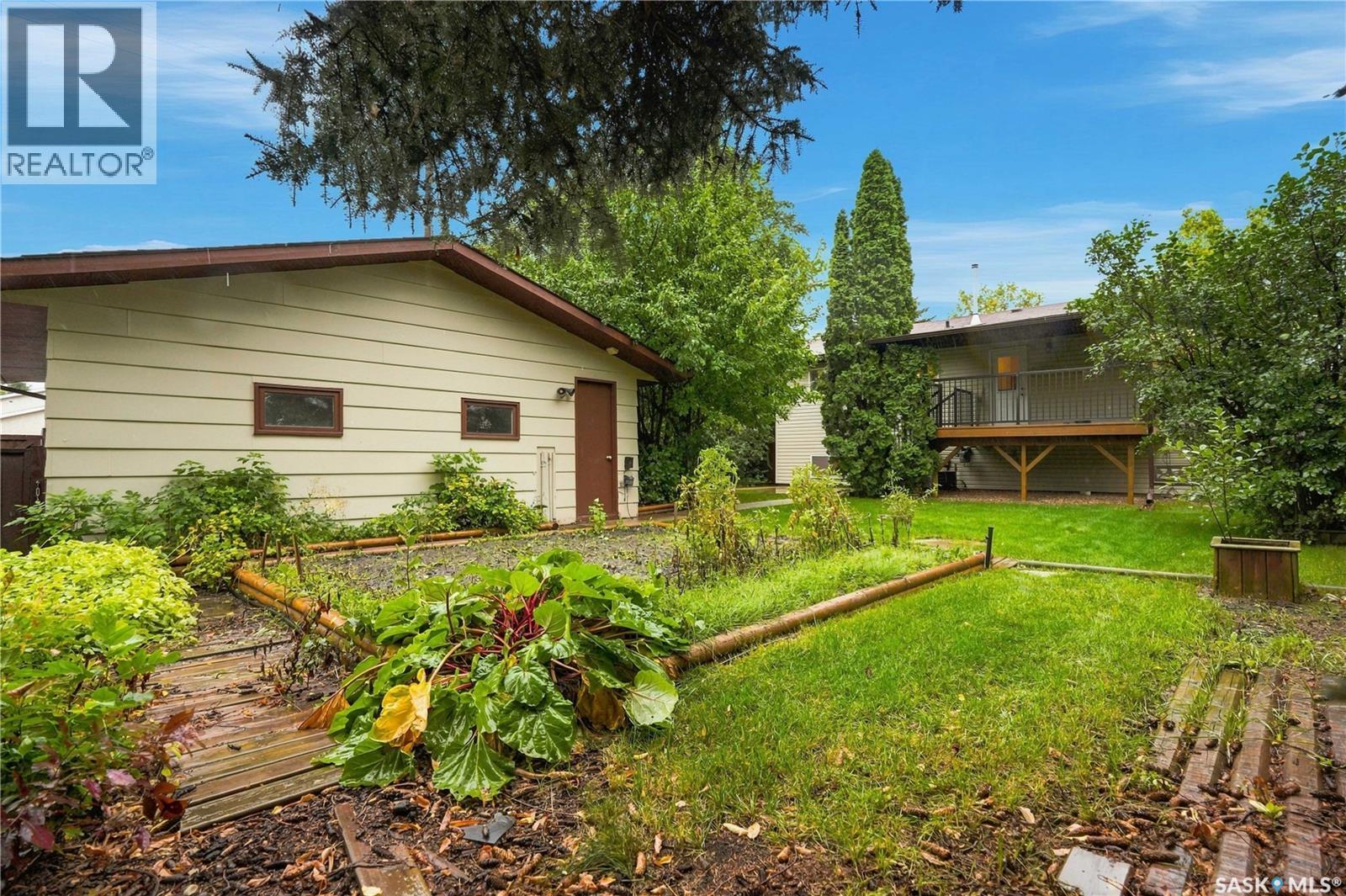2 Carrothers COURT - 43