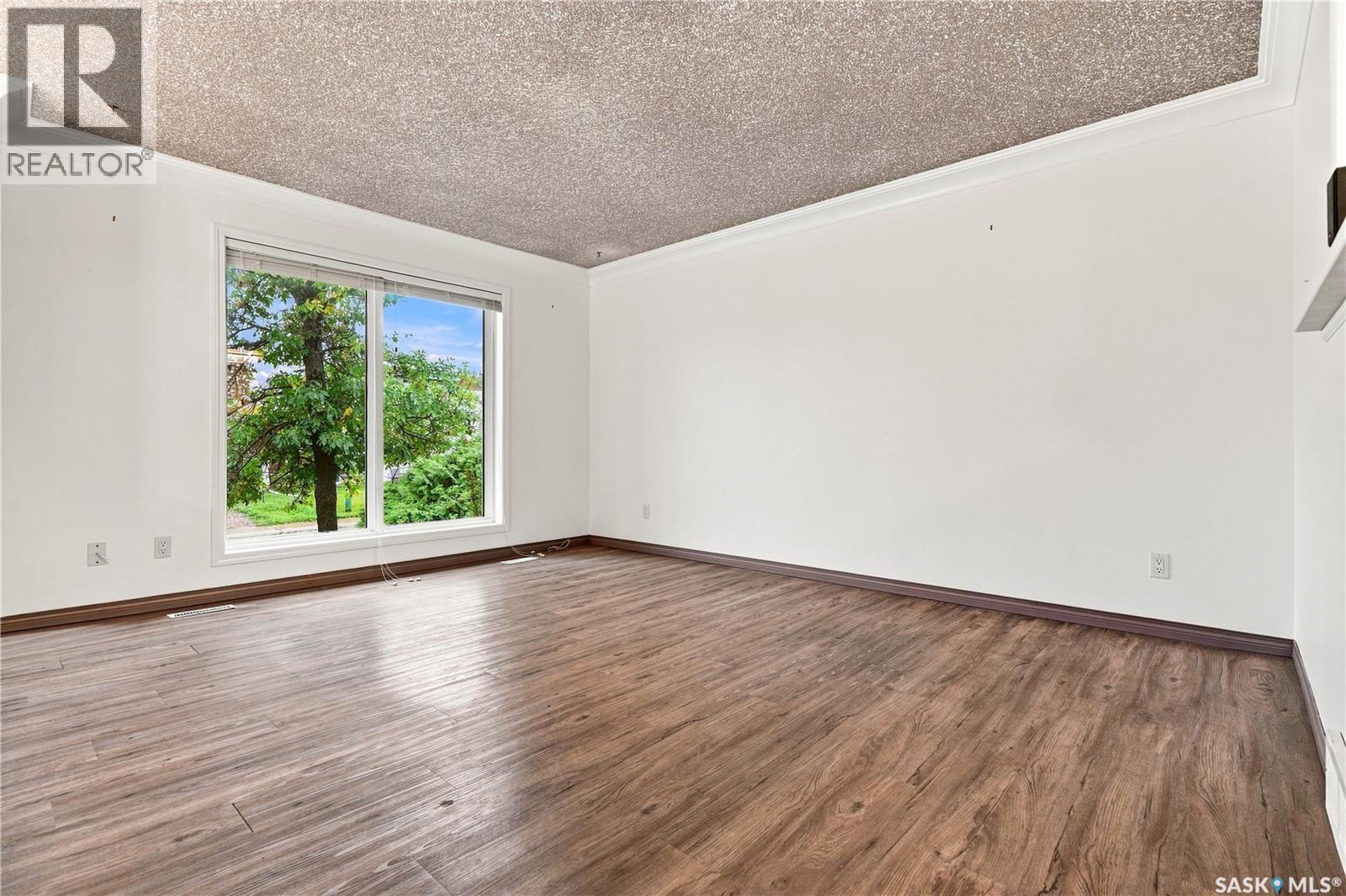 2 Carrothers COURT - 5