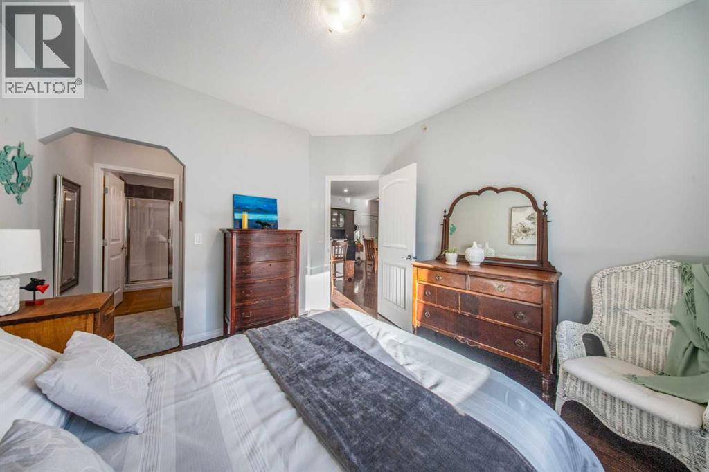 #4408 31 Country Village Manor NE - 14