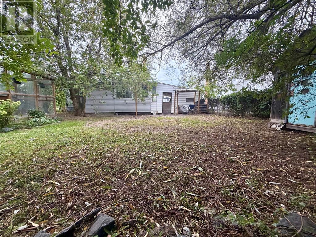 270 Leslie Street - 10