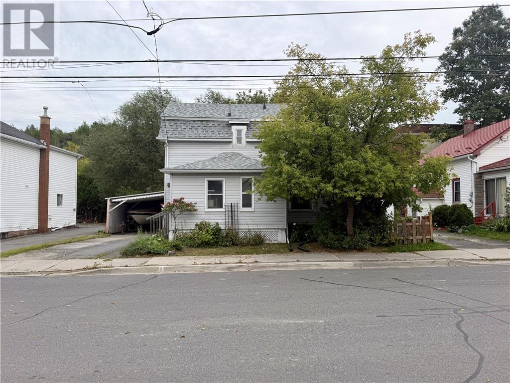 270 Leslie Street - 4