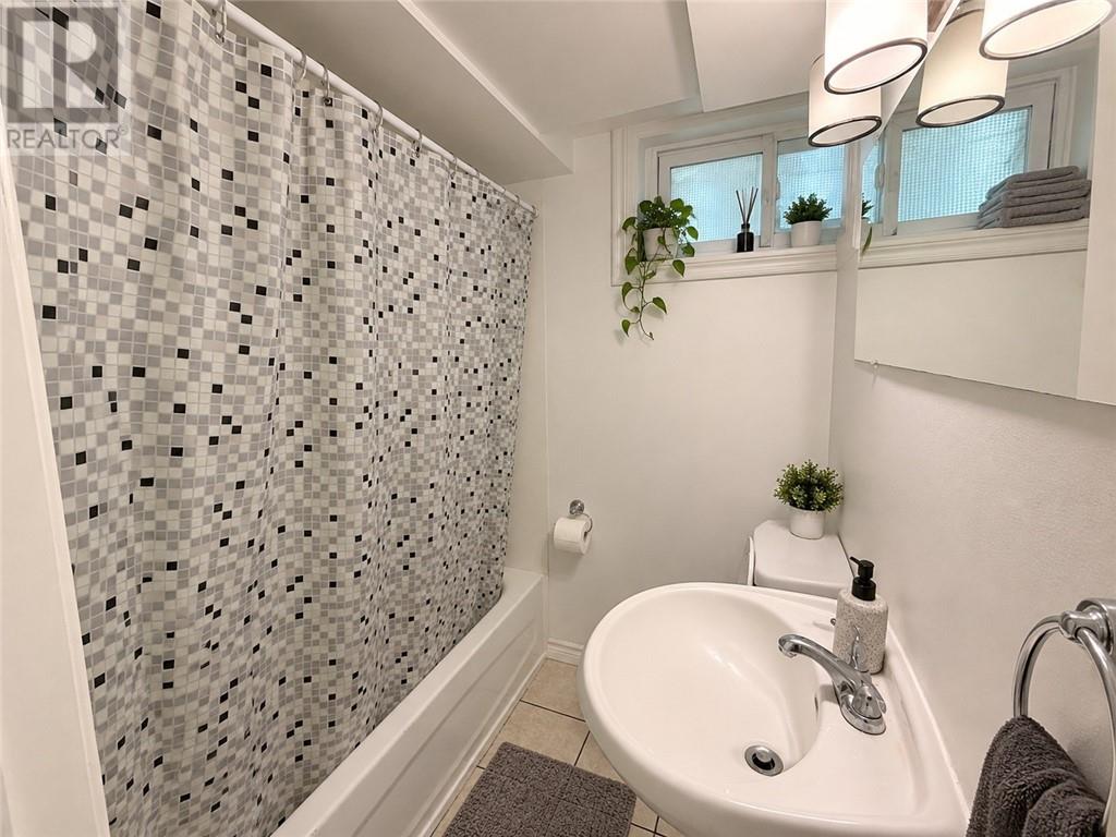 373 Isabel Street - Image 11