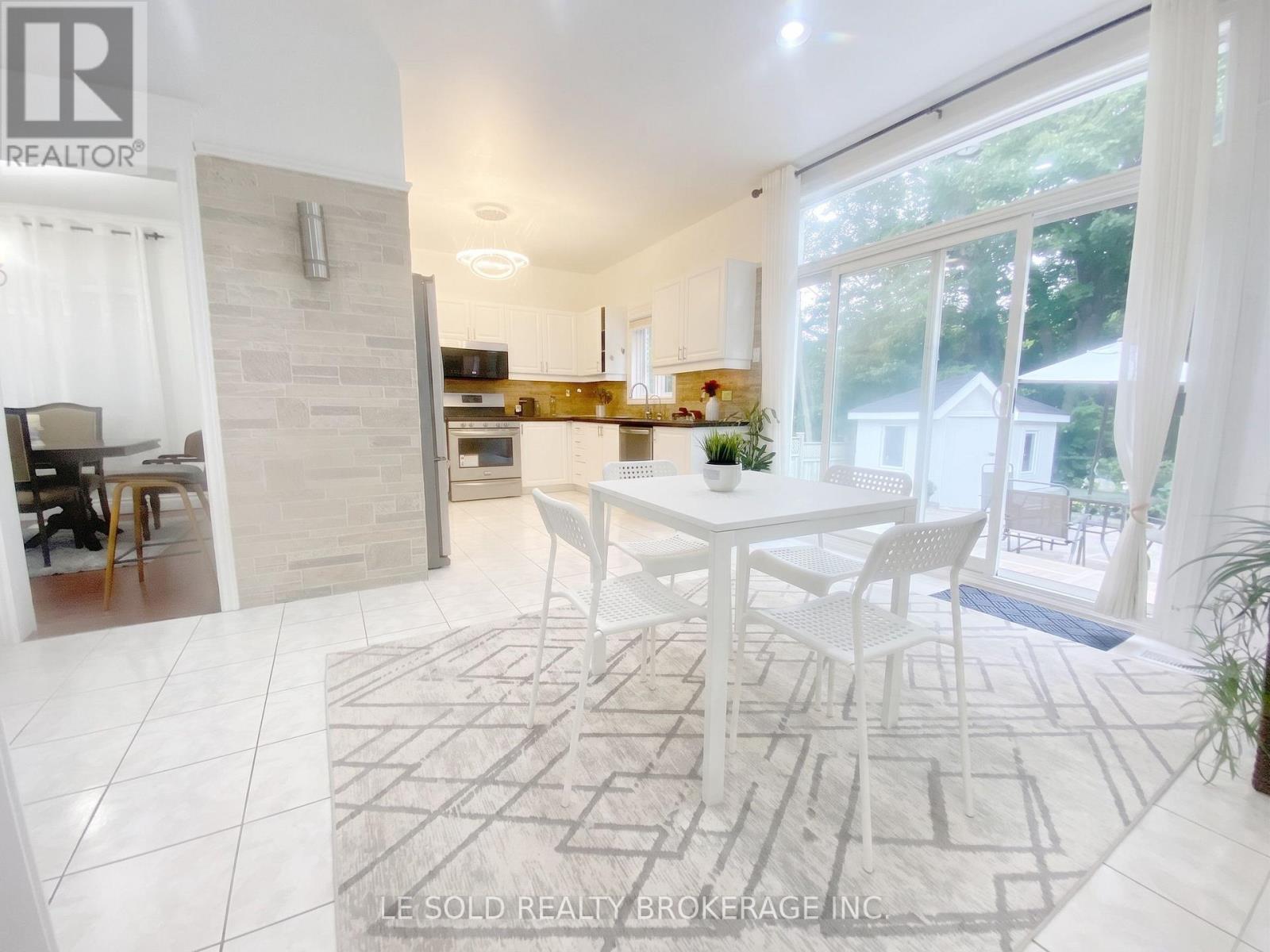 76 LARRATT LANE - 10