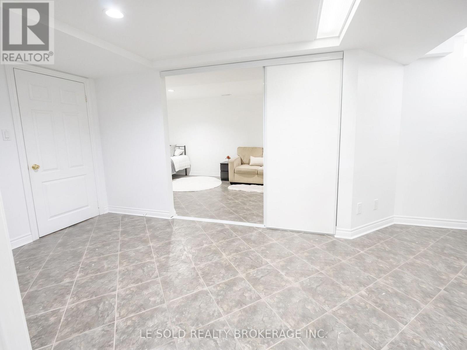 76 LARRATT LANE - Image 31