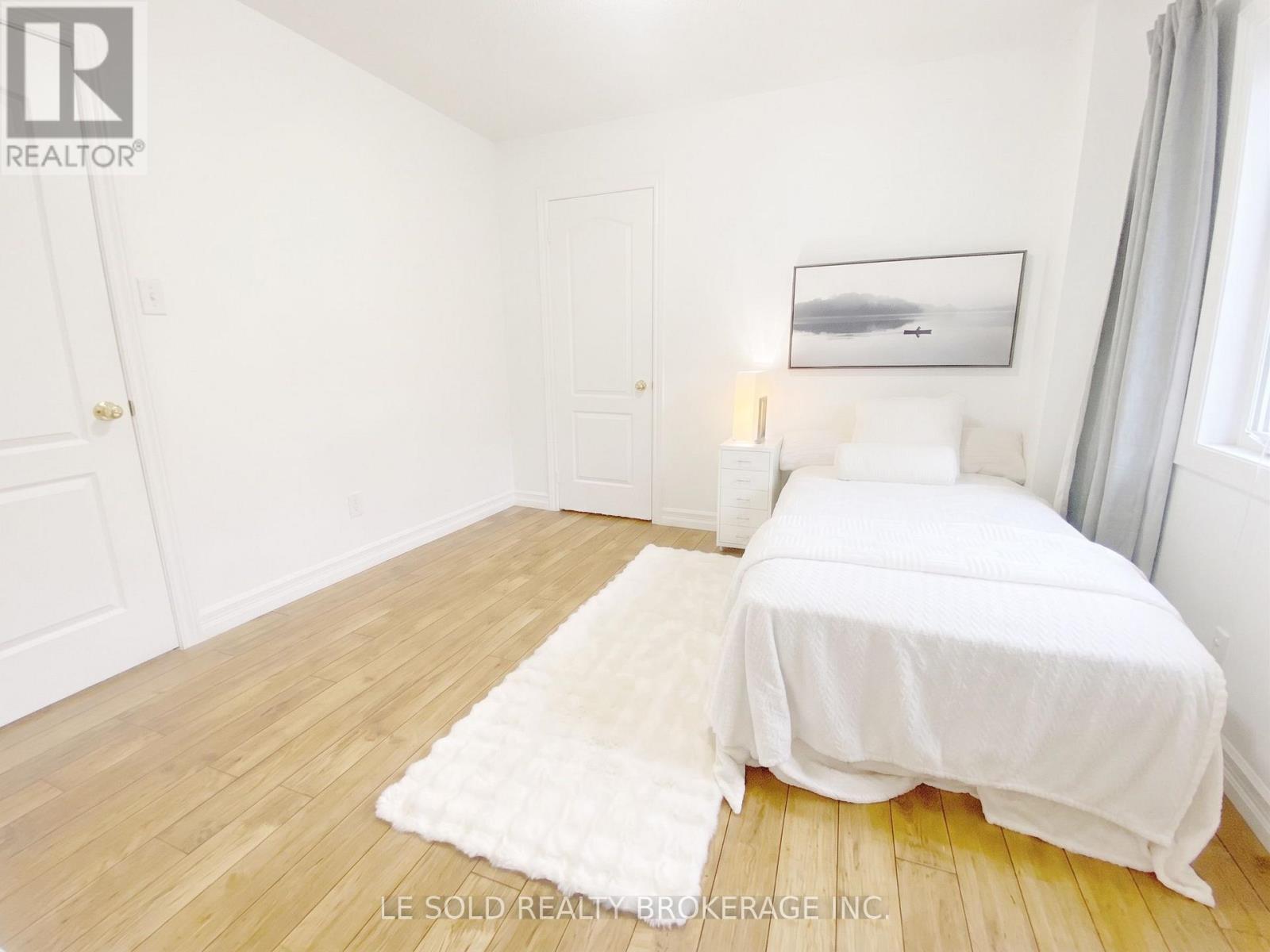 76 LARRATT LANE - 22