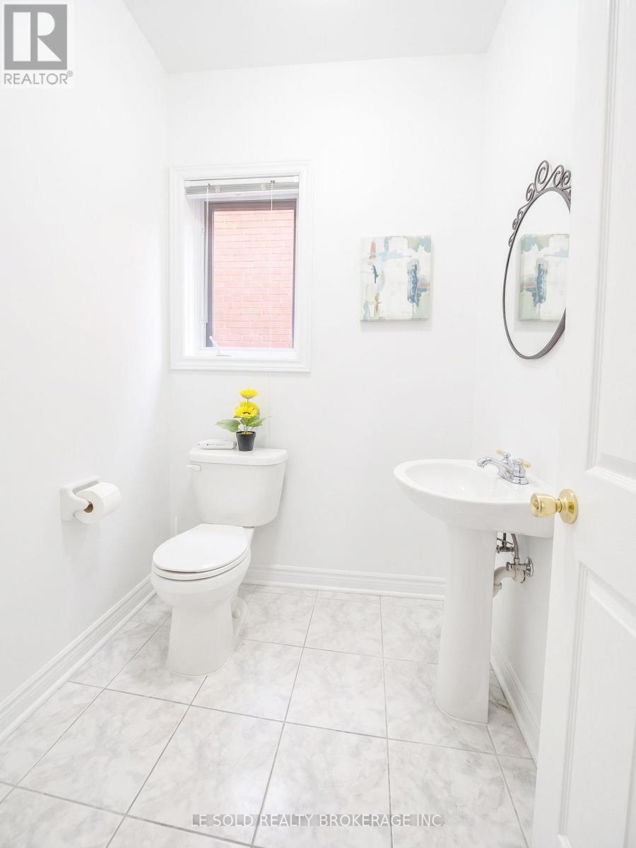 76 LARRATT LANE - Image 13
