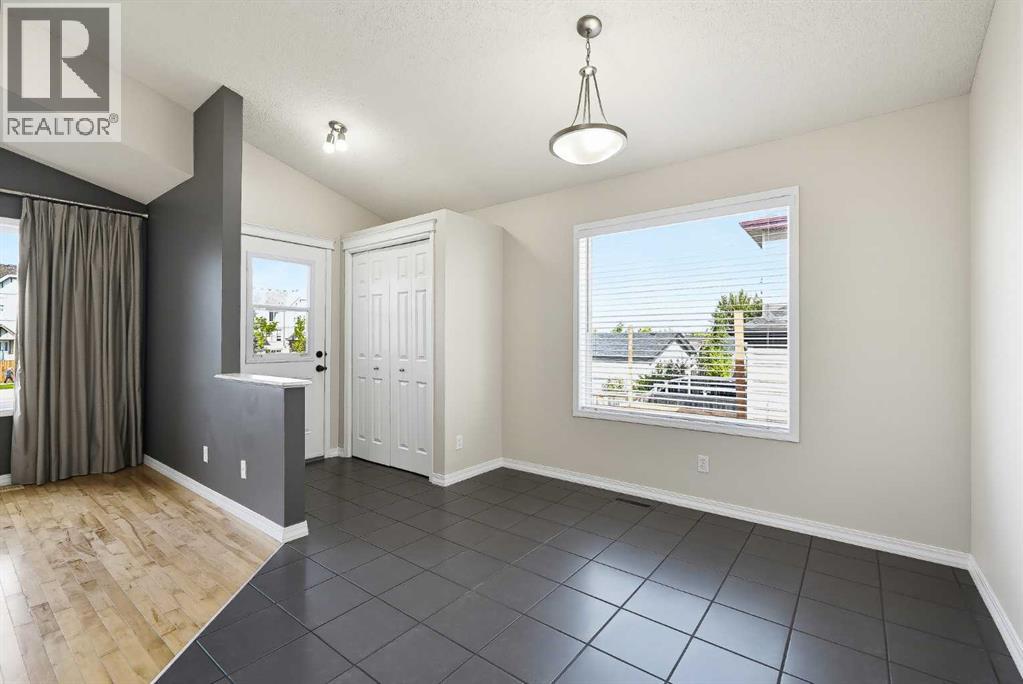 64 Copperfield Rise SE - 19