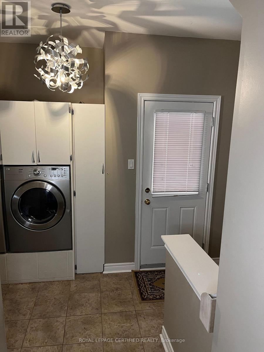 BSMT - 31 EVERINGHAM CIRCLE, Brampton (Sandringham-Wellington) — photo 4