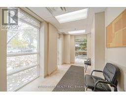 C1 & C3 - 800 Sheppard Avenue W, Toronto, ON M3H6B4 Photo 9
