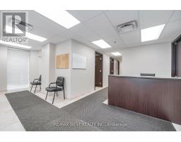 C1 & C3 - 800 Sheppard Avenue W, Toronto, ON M3H6B4 Photo 8
