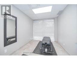 C3 - 800 Sheppard Avenue W, Toronto, ON M3H6B4 Photo 6