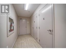 C3 - 800 Sheppard Avenue W, Toronto, ON M3H6B4 Photo 9