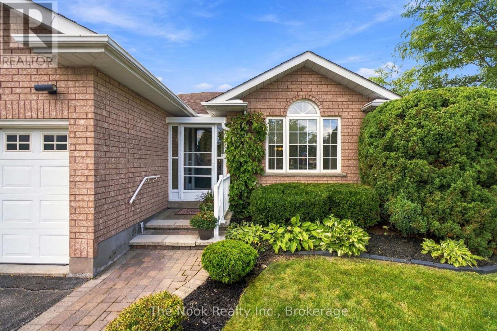1633 ERINDALE CRESCENT - Image 3