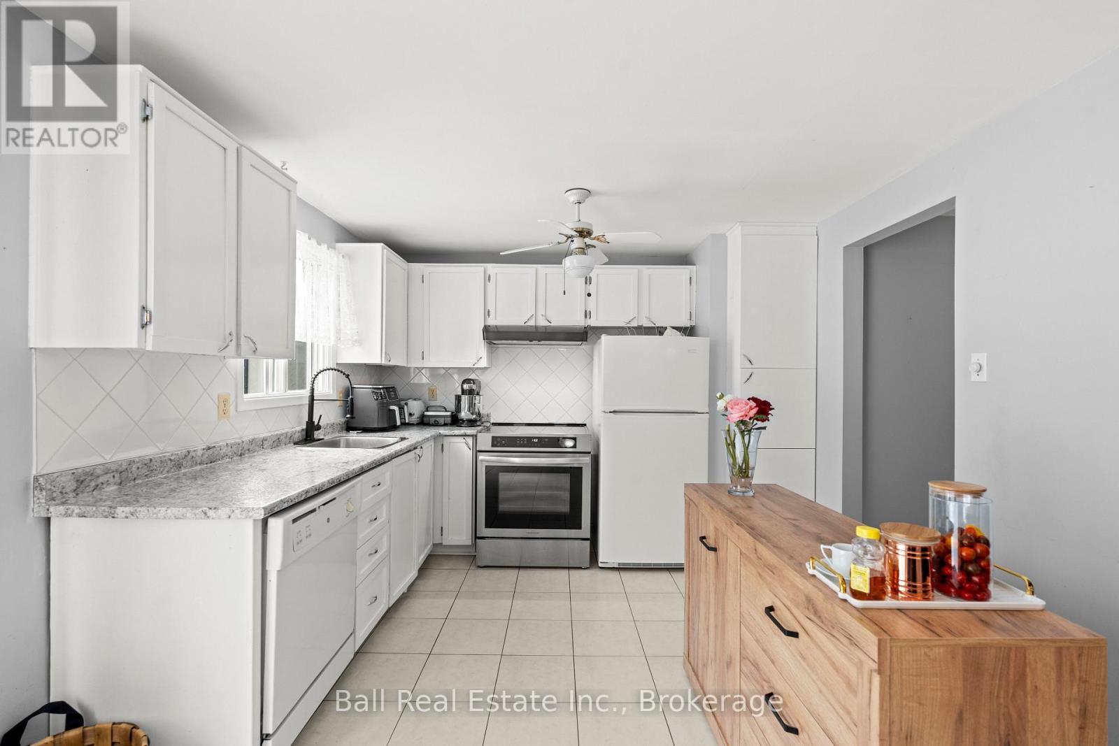 2048 WALKER AVENUE, Peterborough (Ashburnham Ward 4) — photo 6