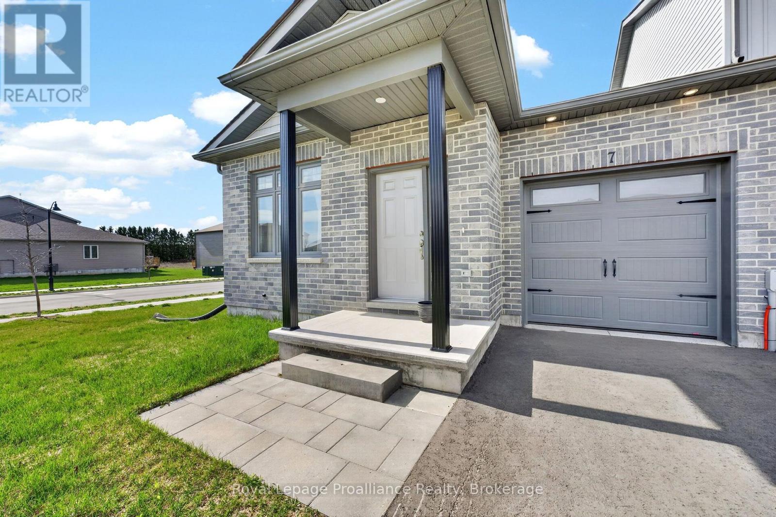 7 GRIFFIN STREET, Prince Edward County (Hallowell Ward) — photo 3