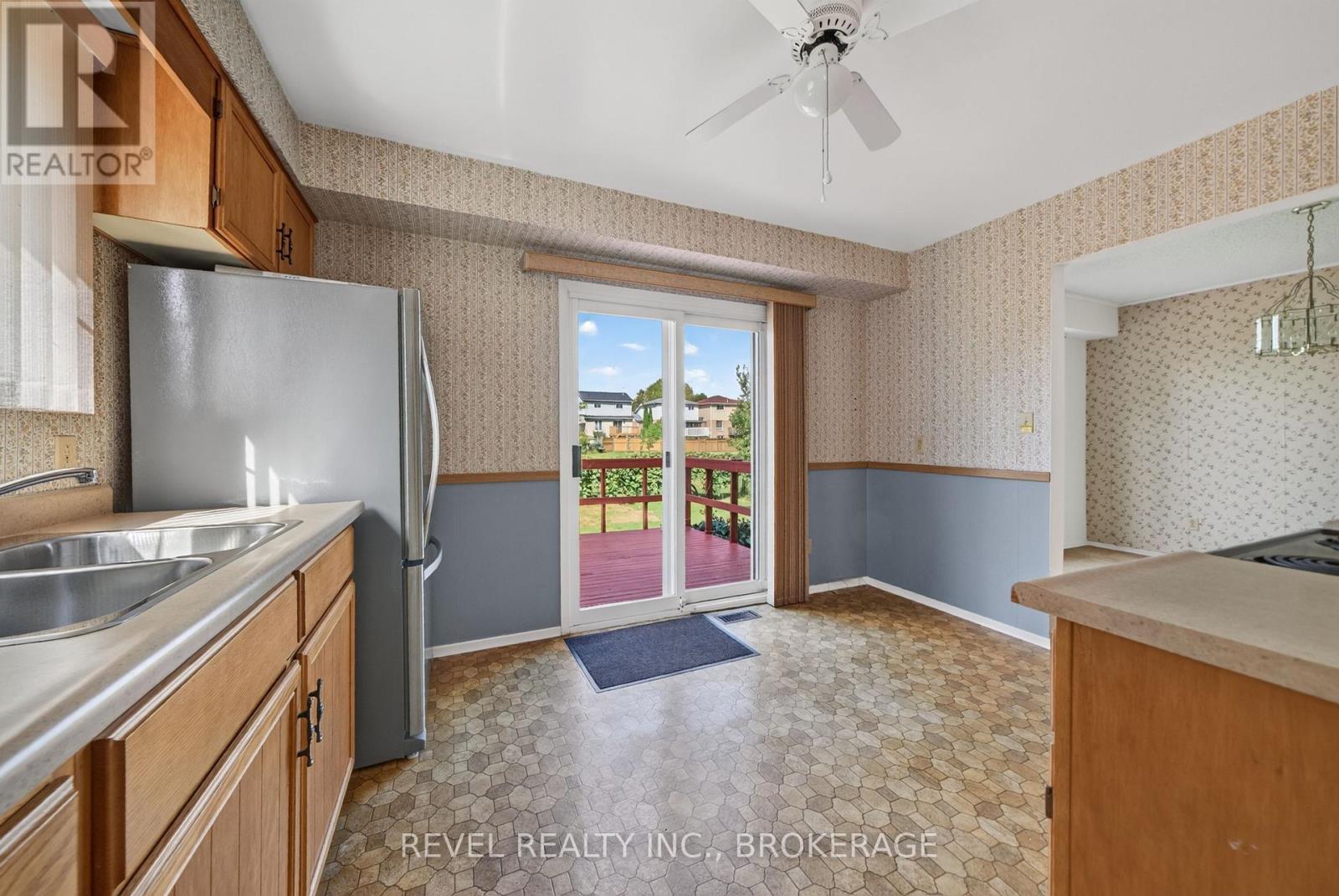 126 GRENADIER DRIVE - 16