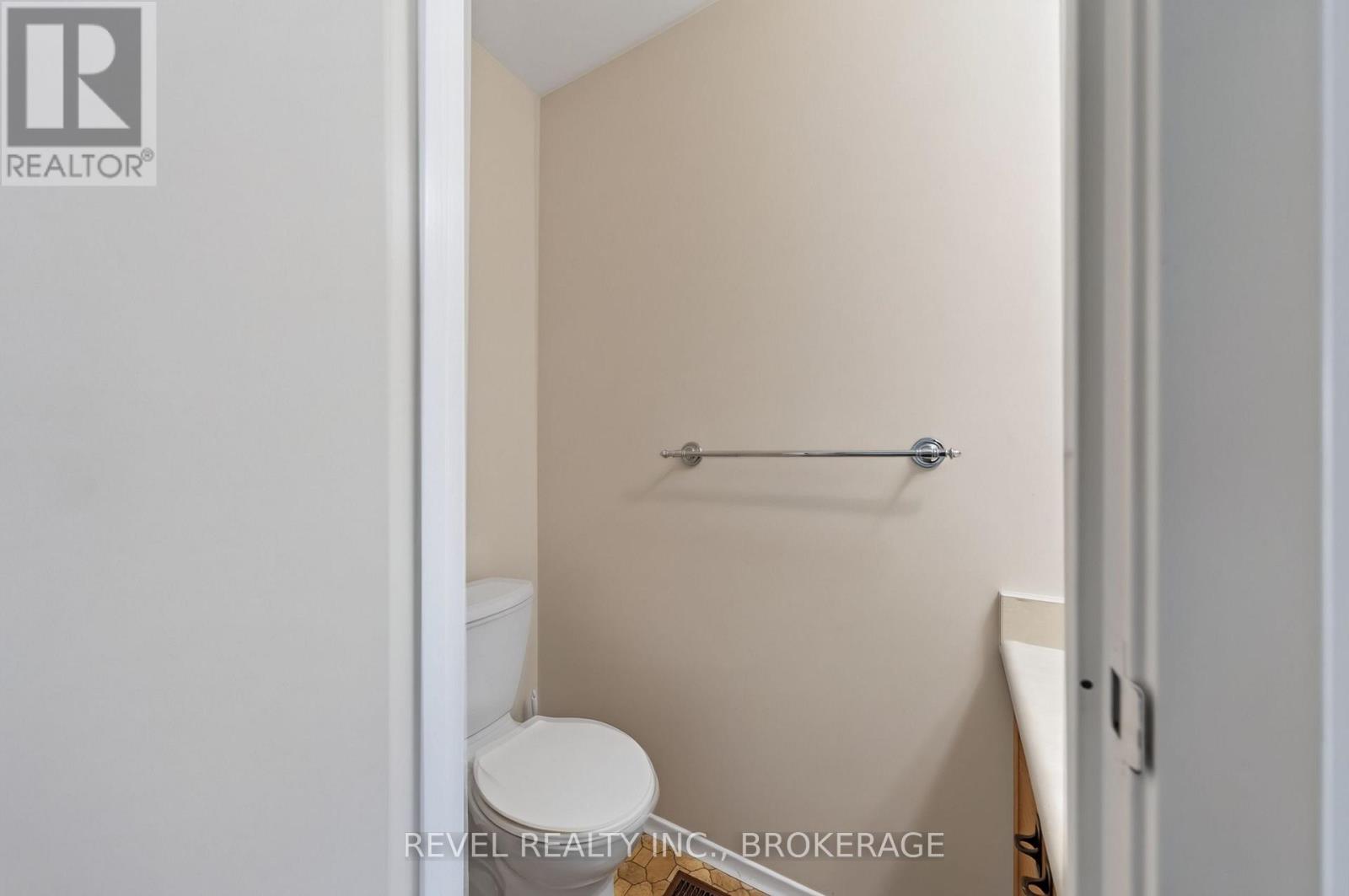 126 GRENADIER DRIVE - 17