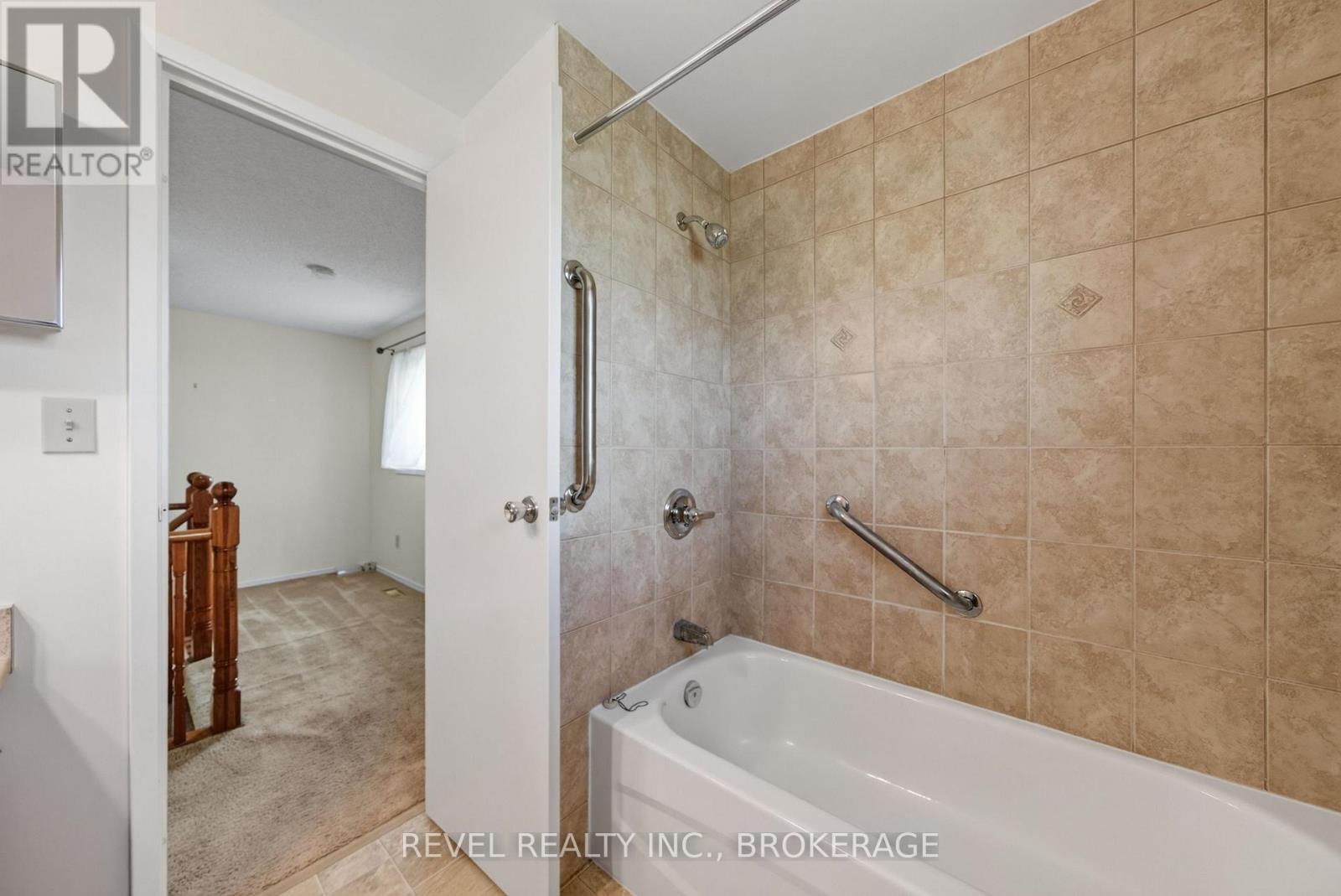 126 GRENADIER DRIVE - Image 20