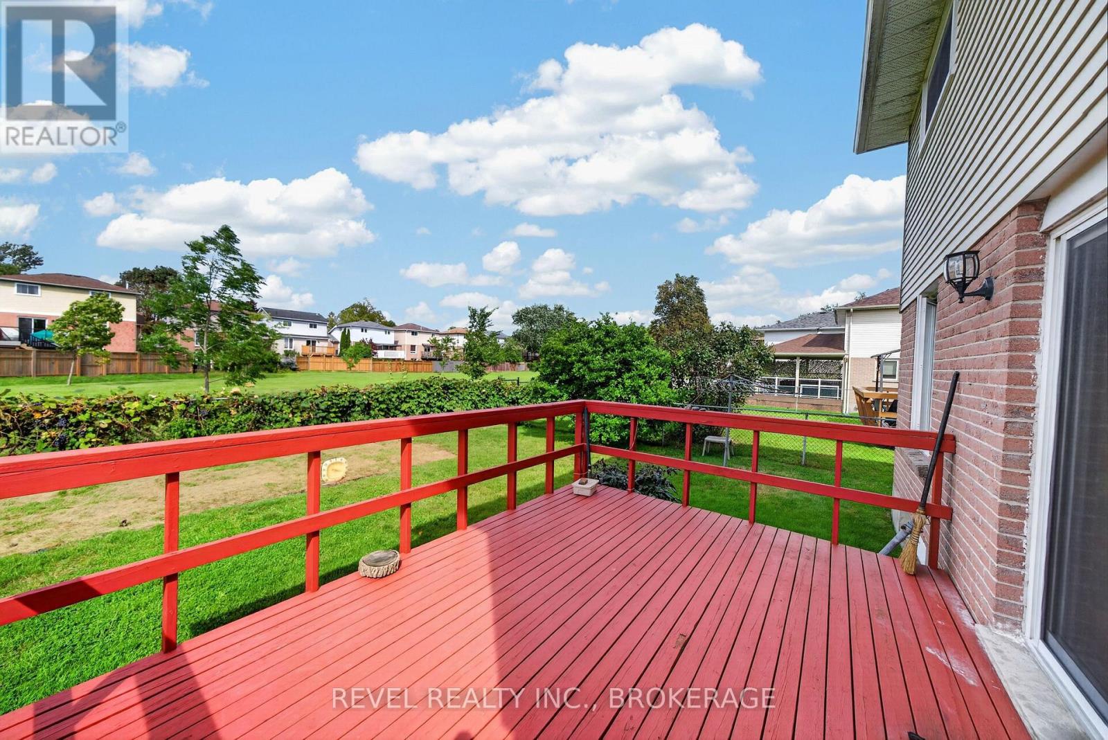 126 GRENADIER DRIVE - 35