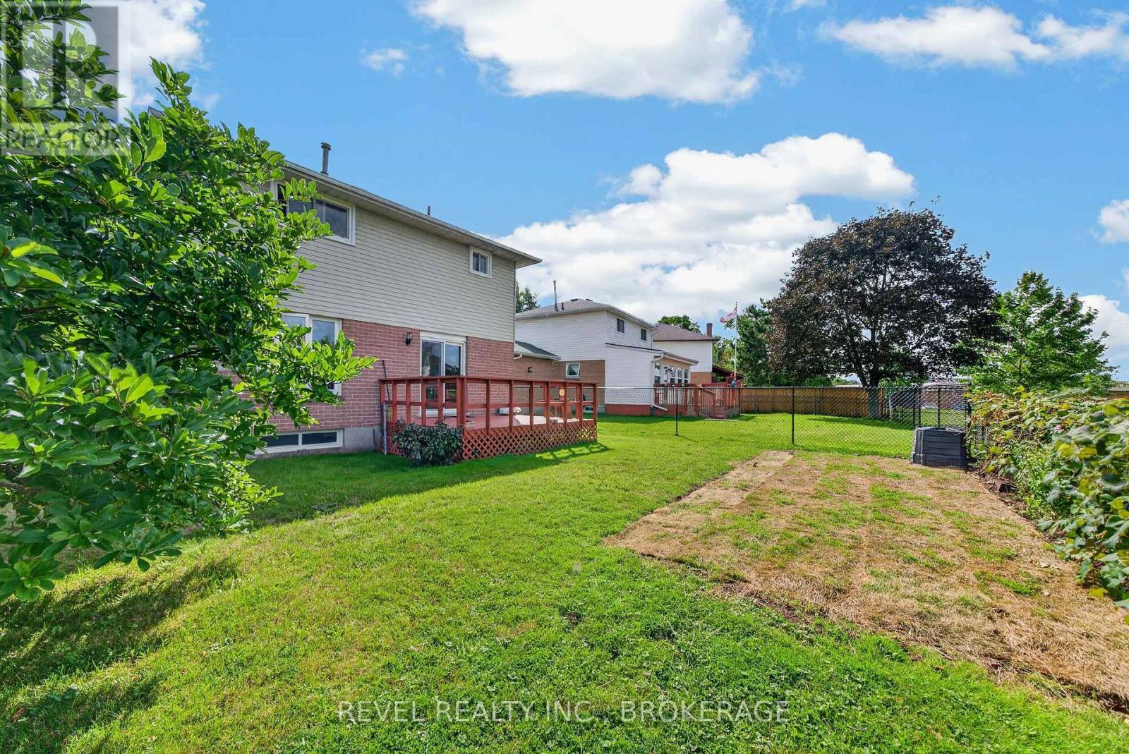 126 GRENADIER DRIVE - Image 38