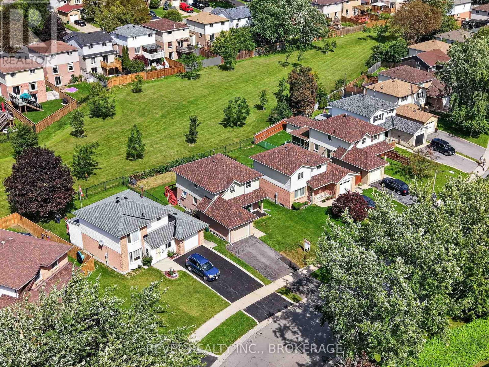 126 GRENADIER DRIVE - 41