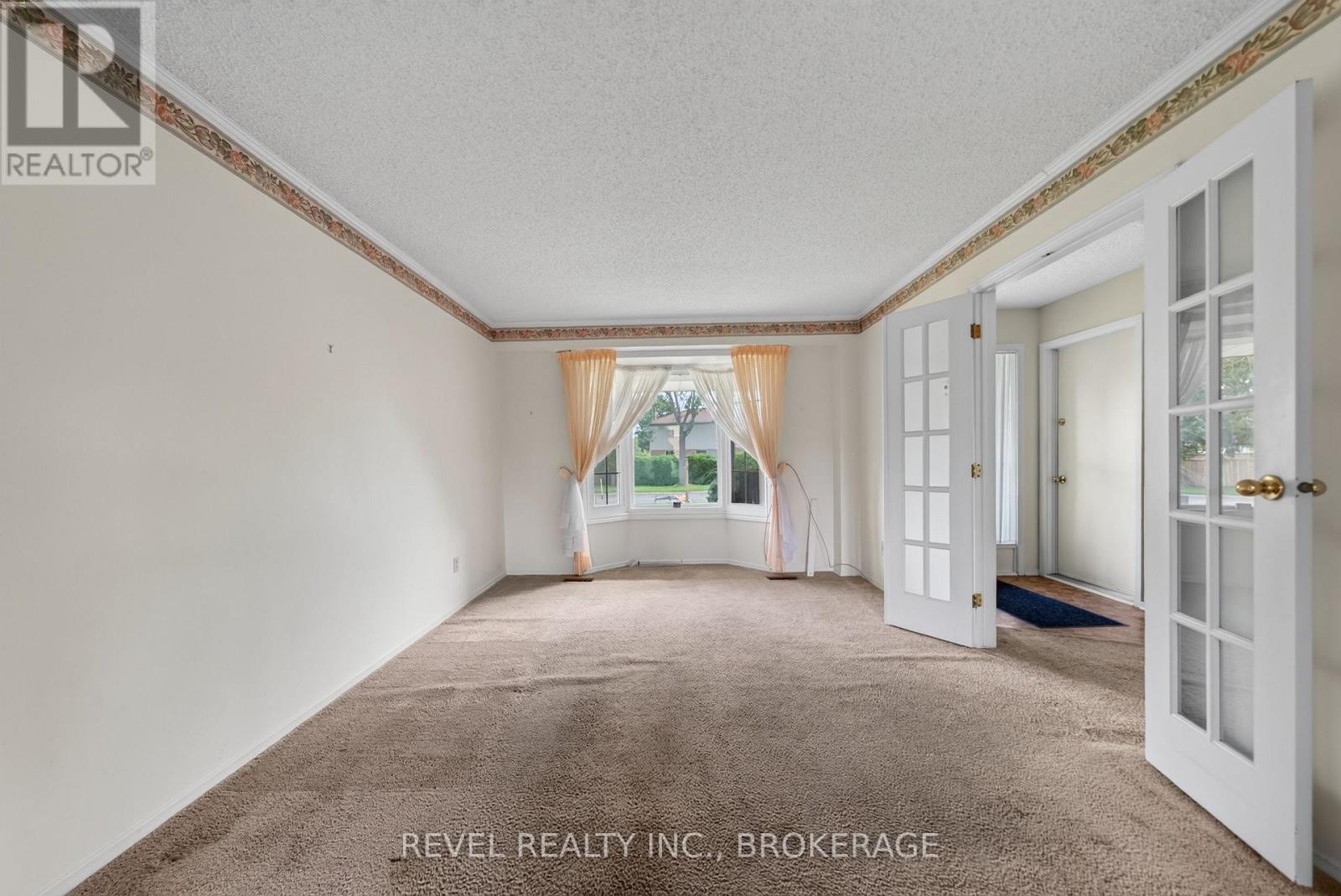 126 GRENADIER DRIVE - 7