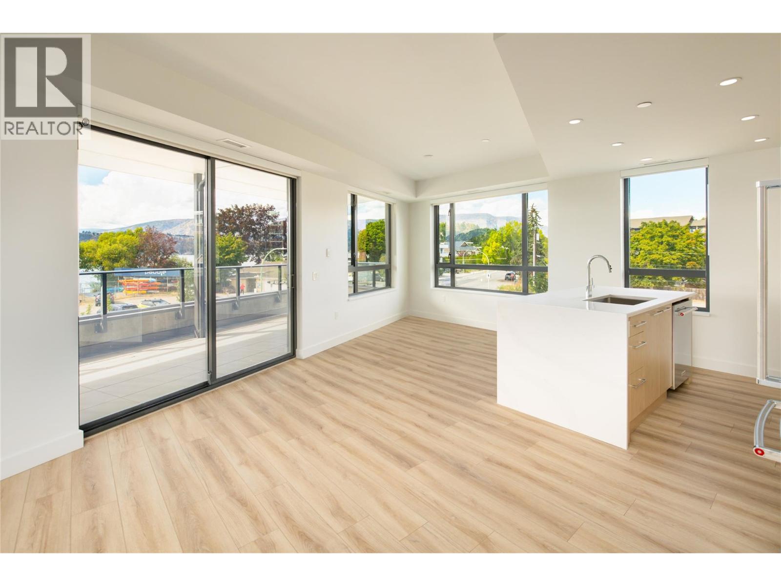 3051 Abbott Street Unit# 216, Kelowna