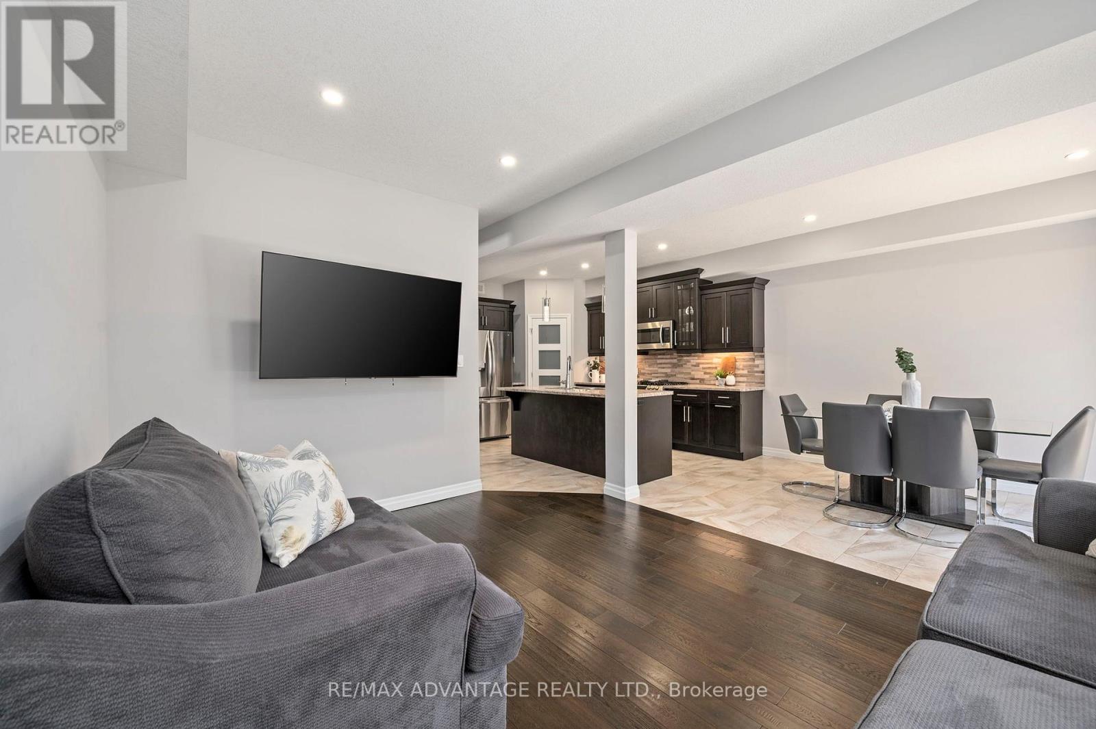 587 FREEPORT STREET - 10