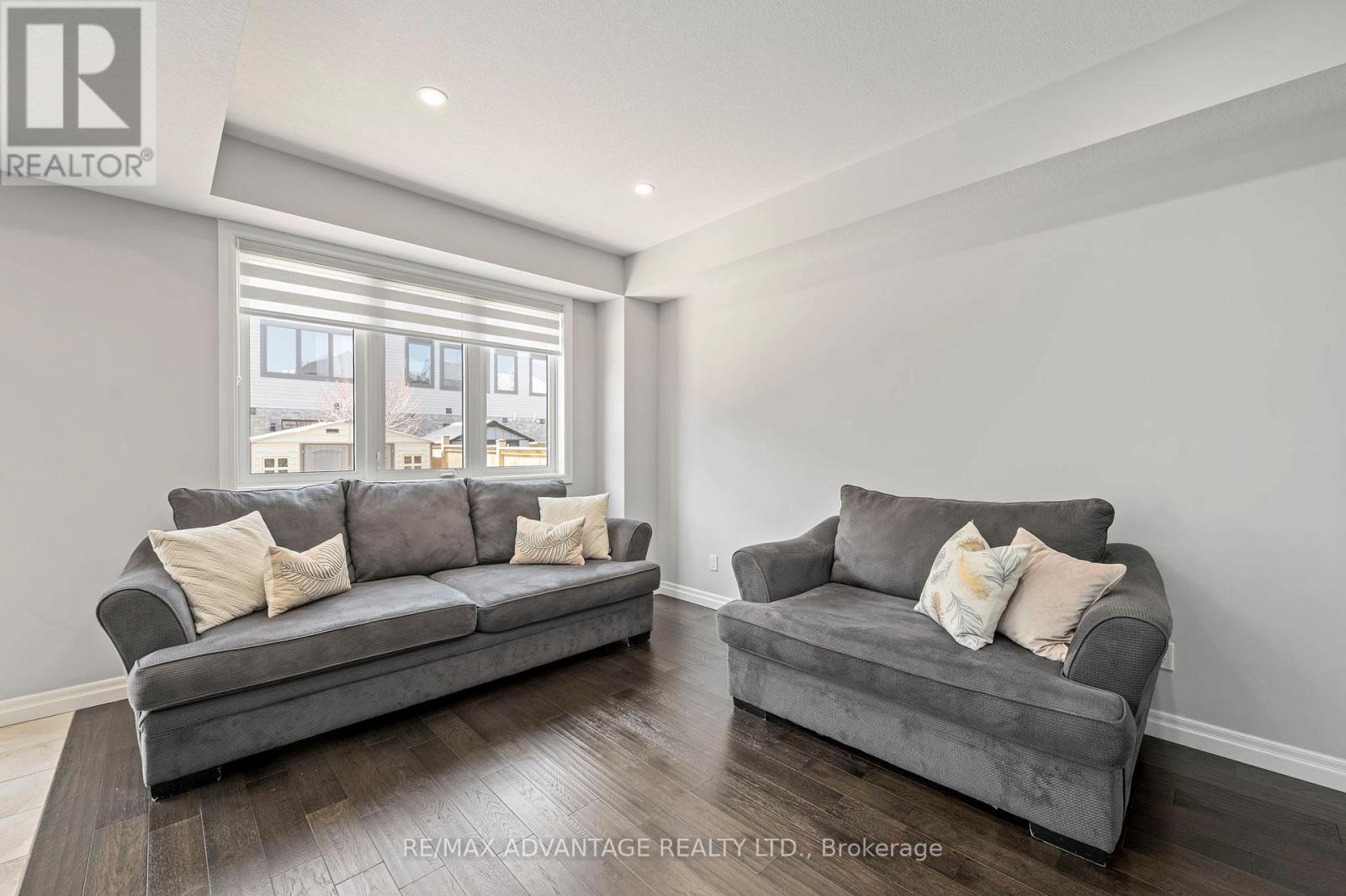 587 FREEPORT STREET - 12