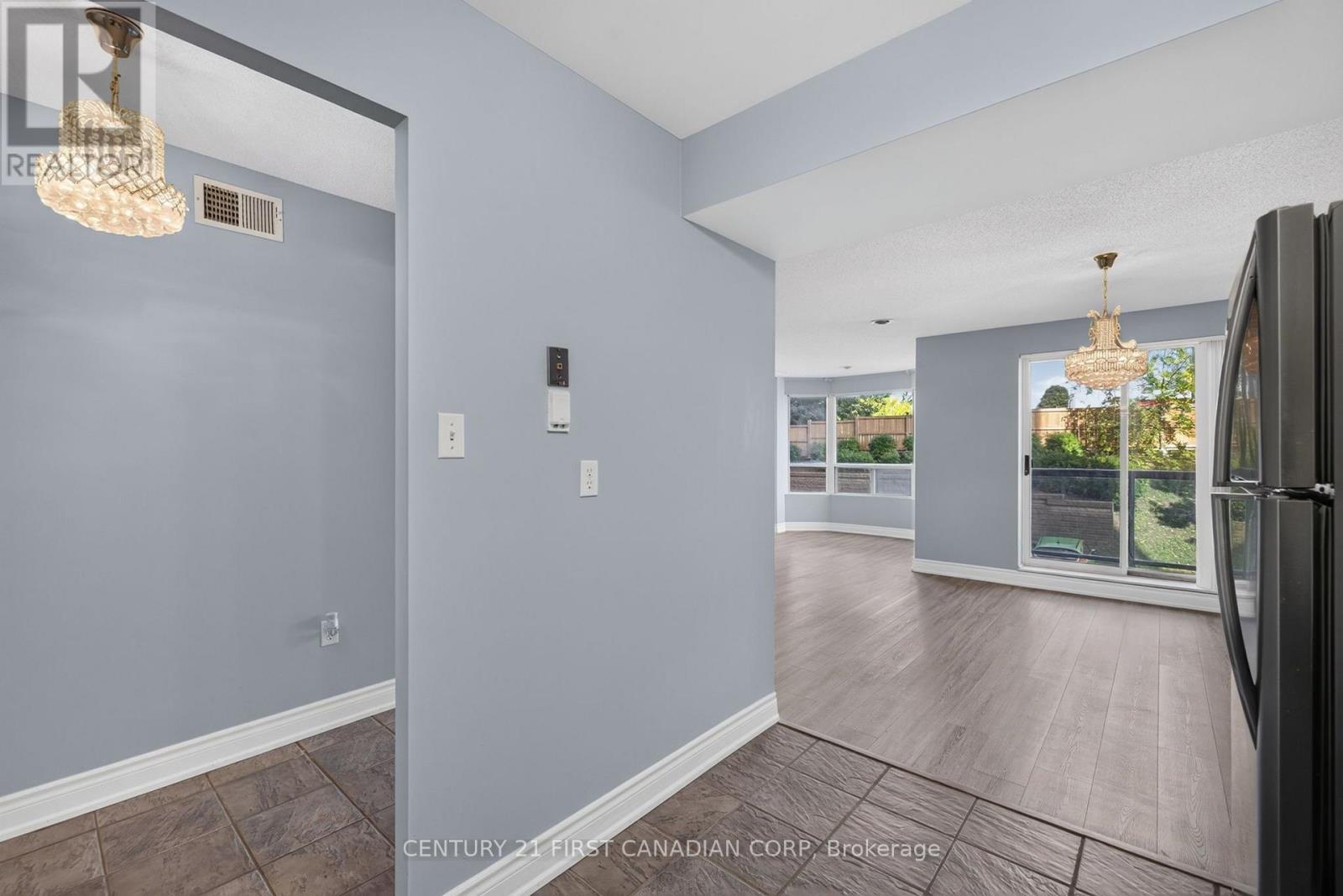 #203 30 CHAPMAN COURT - 10