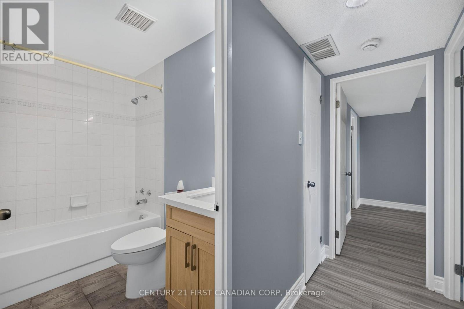 #203 30 CHAPMAN COURT - 25