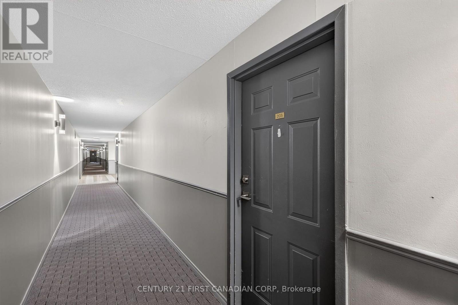 203 - 30 CHAPMAN COURT, London North (North I) — photo 4
