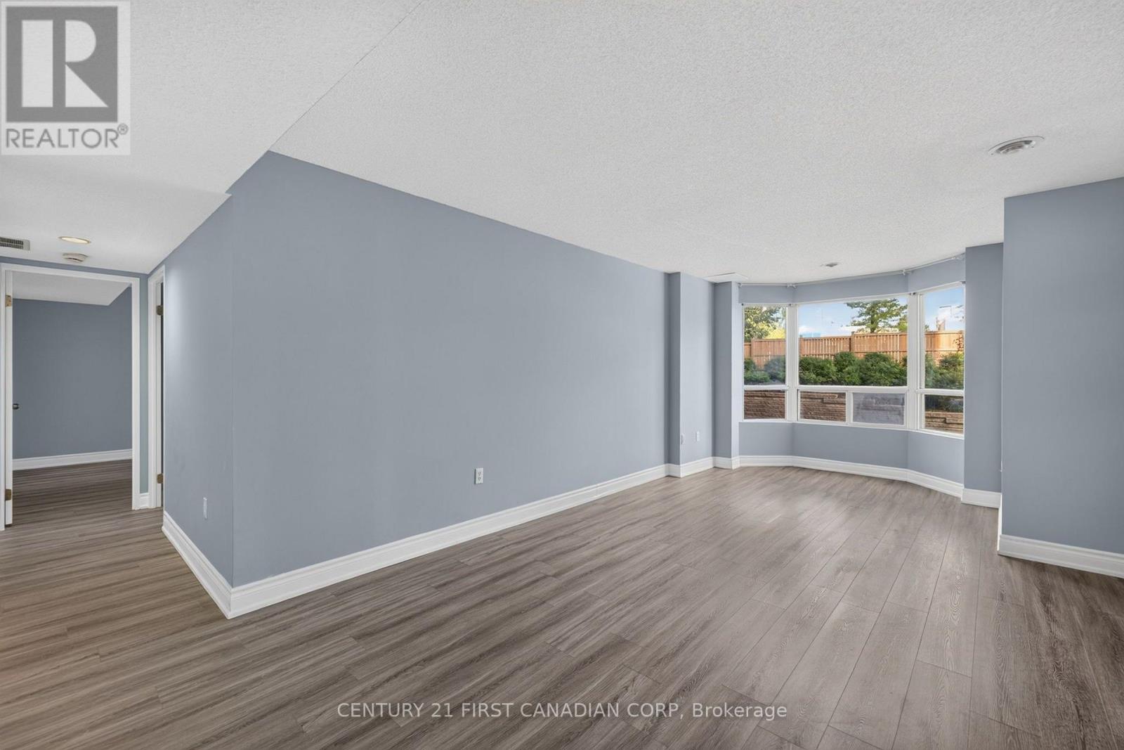 #203 30 CHAPMAN COURT - 9