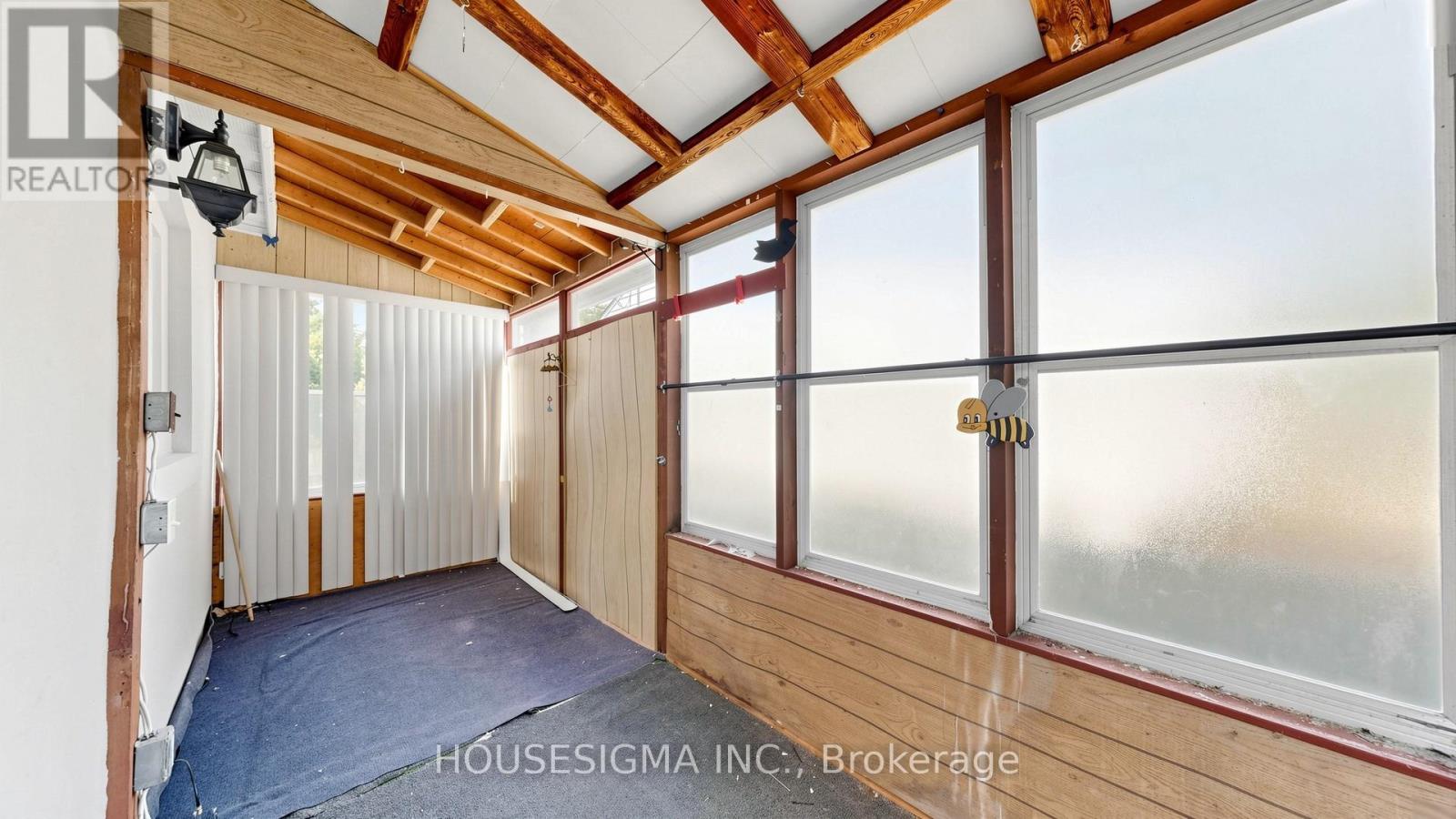 25 LITTLE ROCK DRIVE - 20