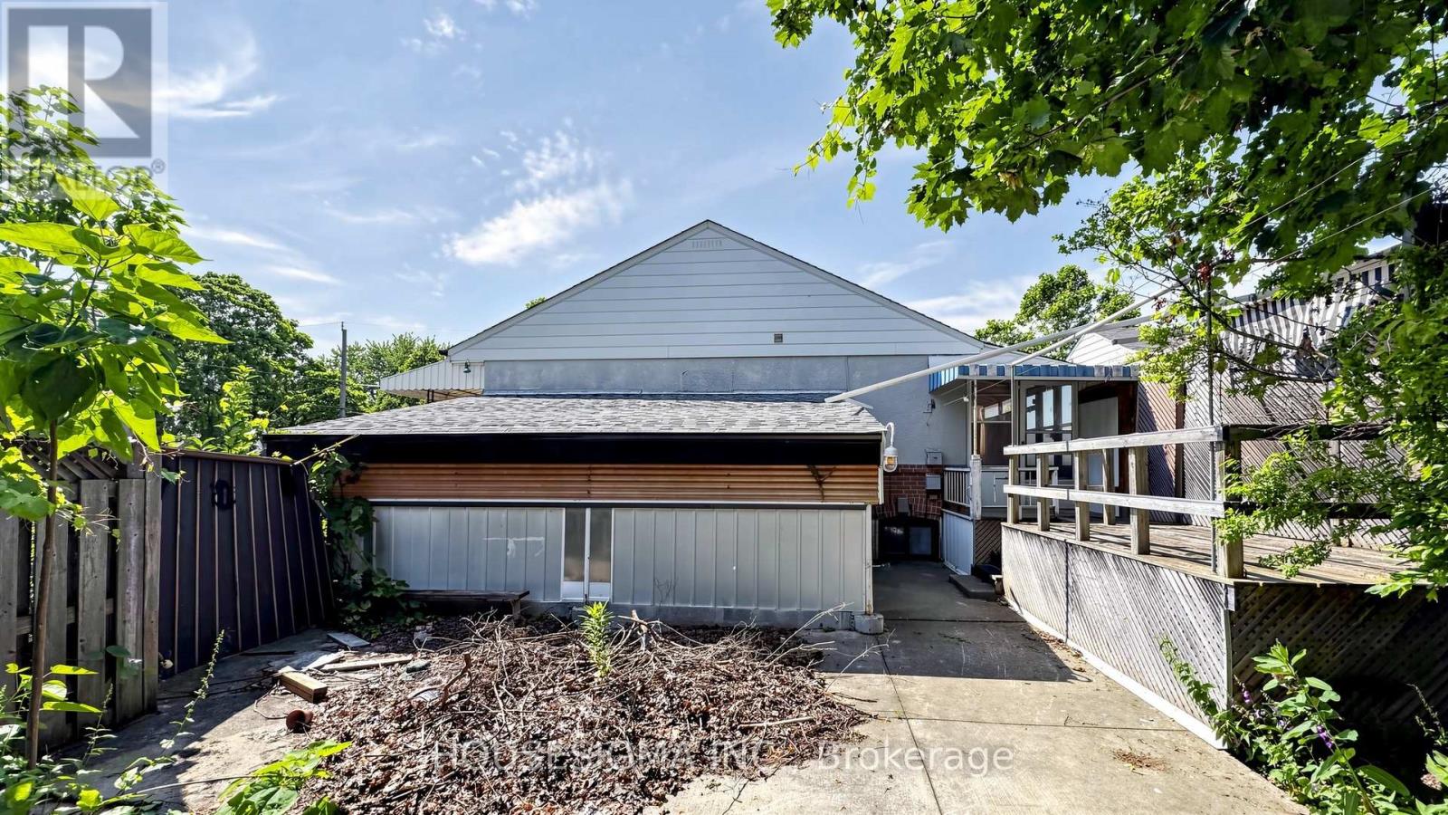 25 LITTLE ROCK DRIVE - 34