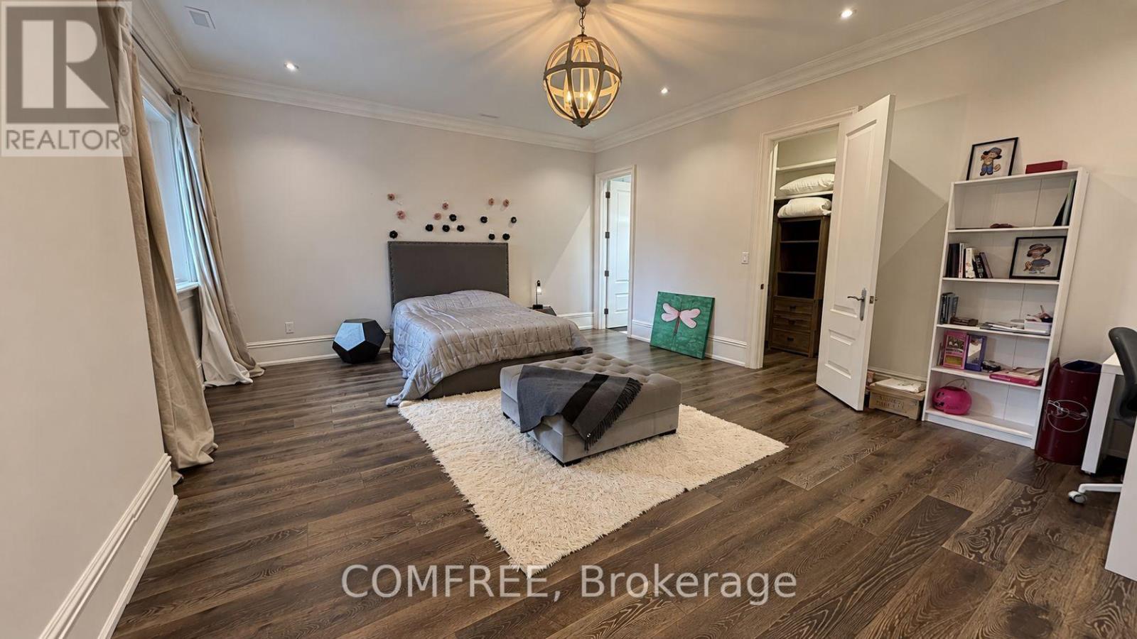 56 MAY AVENUE - 26