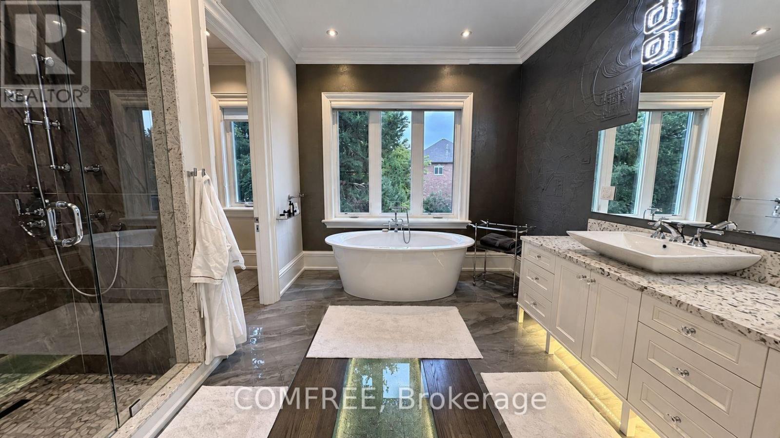 56 MAY AVENUE - 32