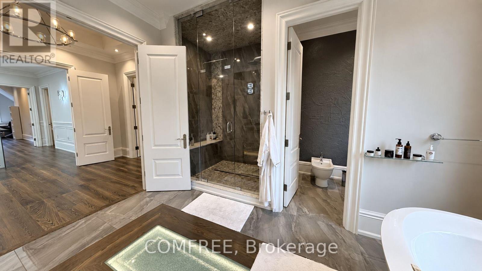 56 MAY AVENUE - 34