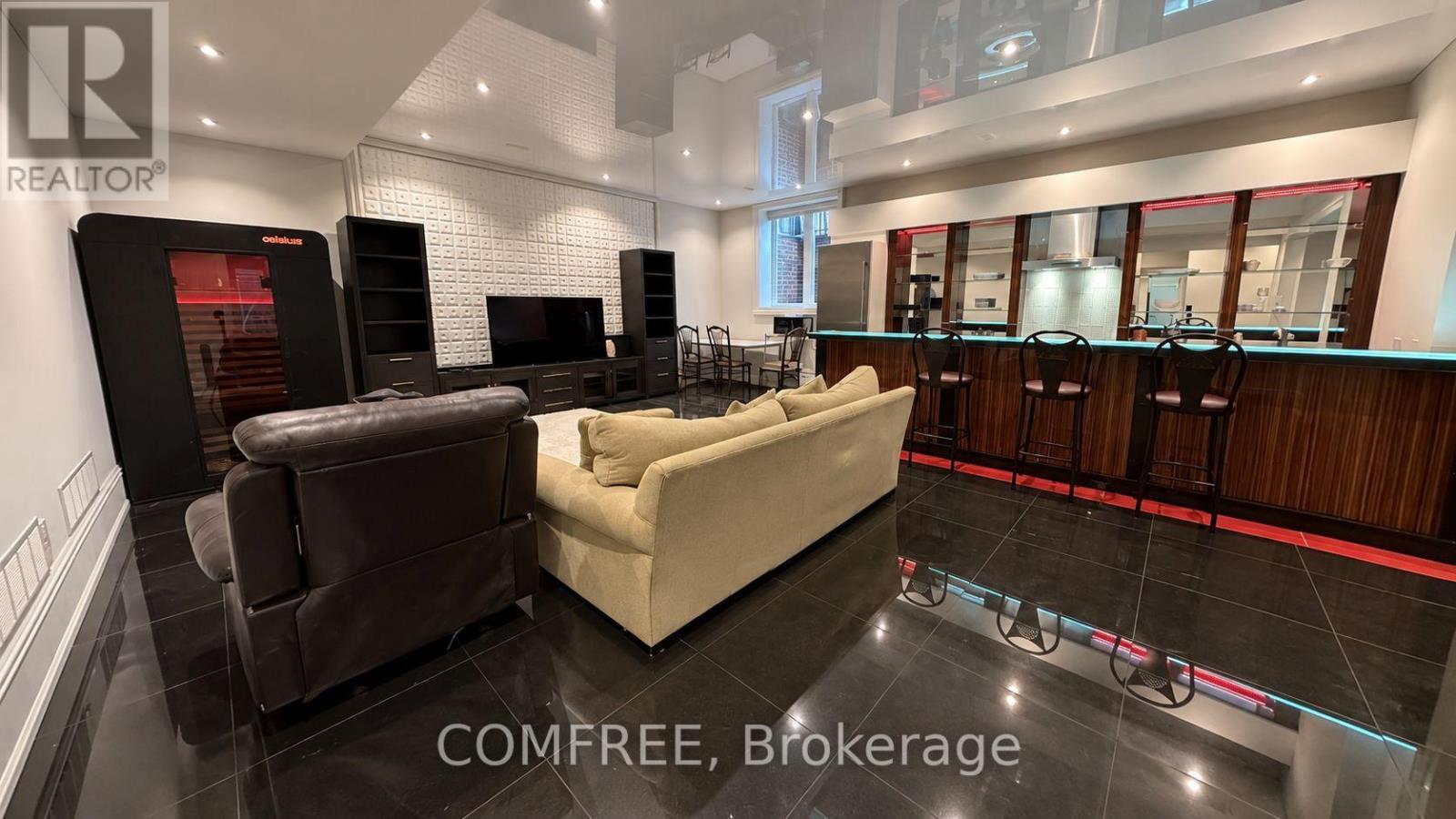 56 MAY AVENUE - 40